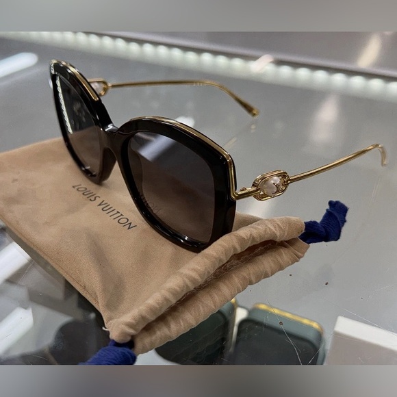 Louis Vuitton Monogram Pearl Square Z1932W Sunglasses Black - Picture 1 of 8